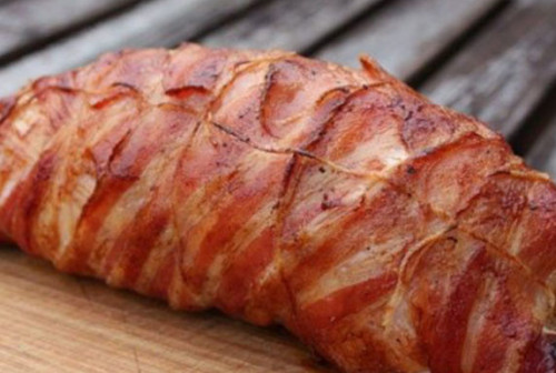 Sertéscomb - Baconbe tekert fokhagymás sertéshús